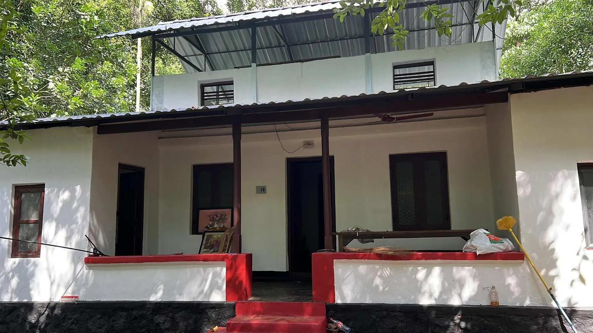 Bachelor'S Tharavaadu Villa Athirappilly