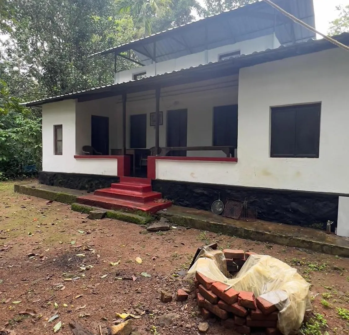 Bachelor'S Tharavaadu Villa Athirappilly